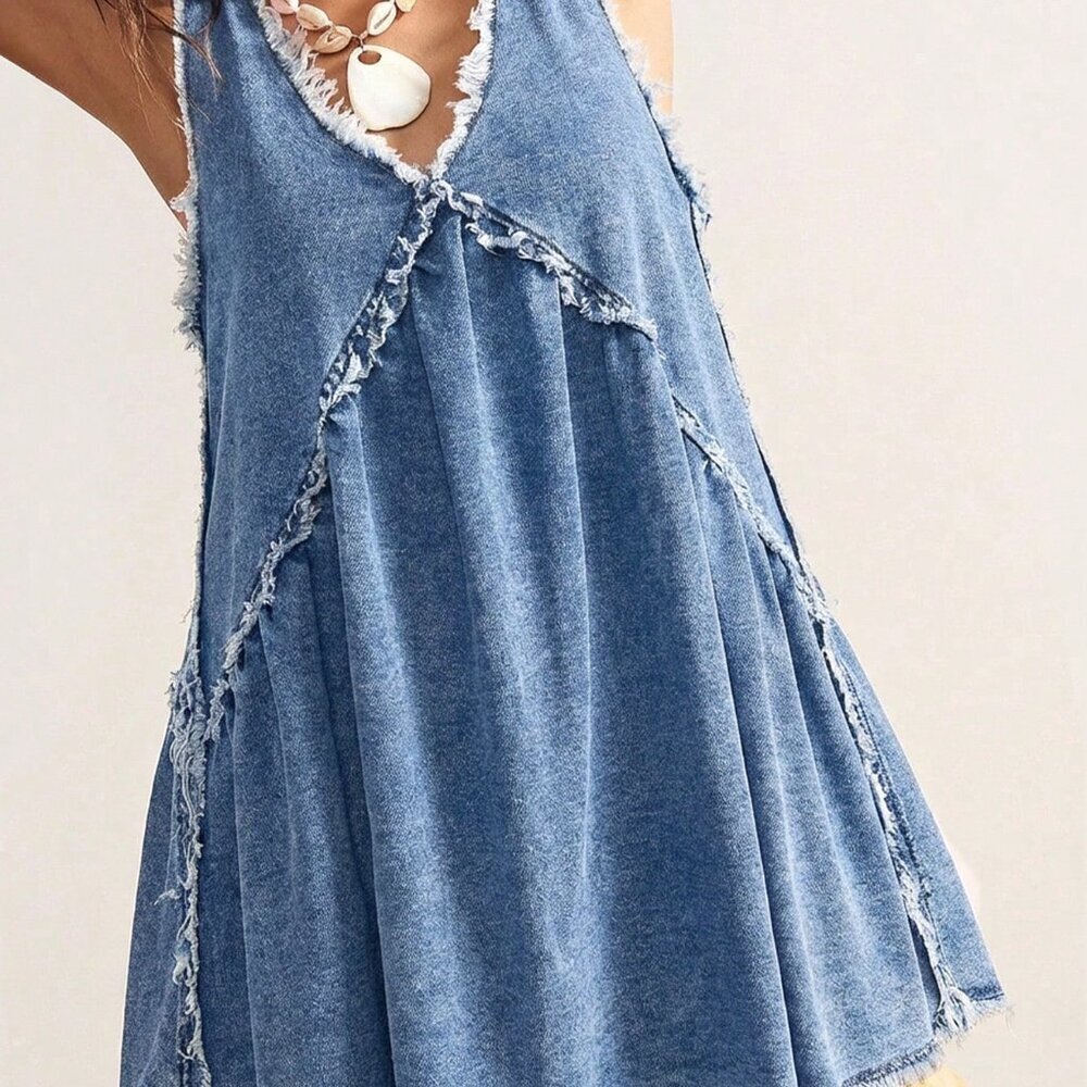 Light Wash Casual Women's Denim Sleeveless V-Neck Dress - Picture 5 of 6